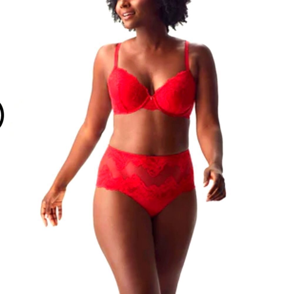 BRAND NEW INTIMATES LACE PAINTIE AND  LUSH BRA MEGA PUSH UP LACE SETS